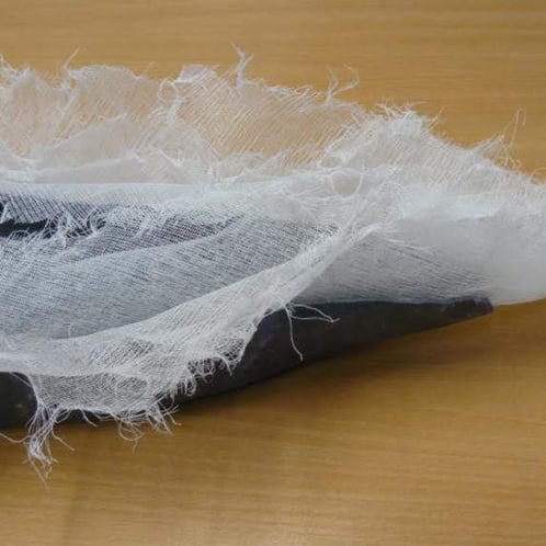 "Traversée Blanche 2017", Barque en plomb et tarlatane blanche - 1 m 