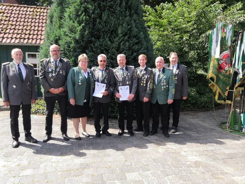 Otto Heinsohn, Präsident Jens Schütt, Doris Gehrmann, Freddy Gröhl, Hans-Jürgen Fastert, Clemens Schumacher, Stefan Thiele und stellv. Präsident Hartmut Jungclaus