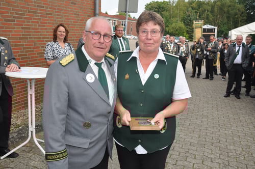 Sichtlich gerührt - Beste Damen Doris Gehrmann; Foto: Jürgen Bauer