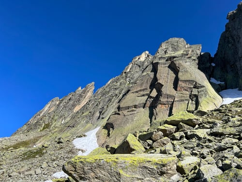 Eindrücklich: Die Flanke des Brünberg-Grats