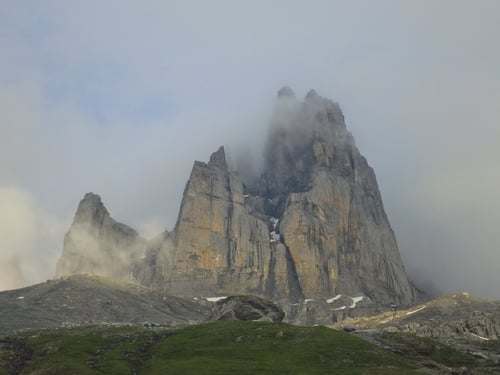 Die imposante Felsformationen des Gross Spannorts