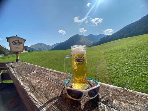 Mittagspause in der Kaffeemühle in Berwang.