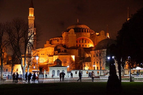Die Hagia Sophia bei Nacht. 