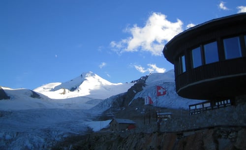 Abendstimmung auf der Längfluh, im Hintergrund das Allalinhorn