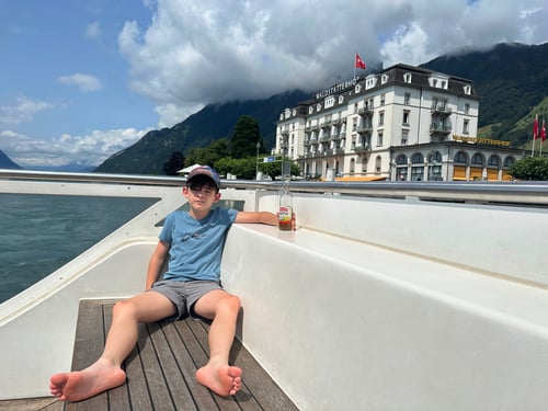 Vorbei an Brunnen - Chillen an Deck
