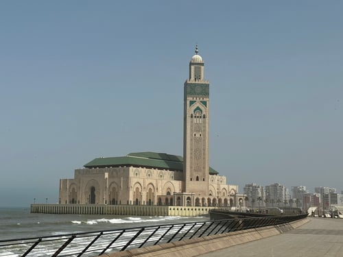 Die mächtige Hassan-II.-Moschee.