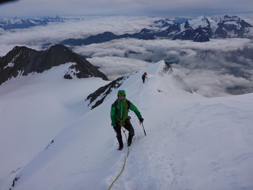 Aufstieg auf dem Nordostgrat zum Nadelhorn.