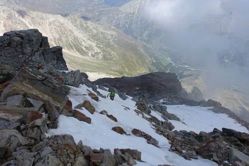 Für den oberen Gipfelteil montierten wir die Steigeisen.