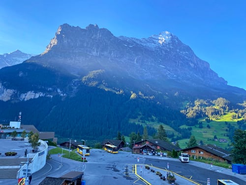 Blick aus dem Hotelzimmer auf unsere erfolgreiche Eiger-Überschreitung.