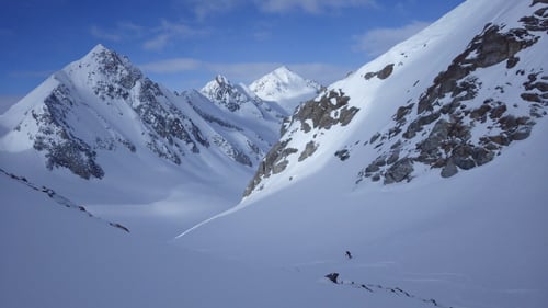 Traumhafte Abfahrt auf dem Muttengletscher