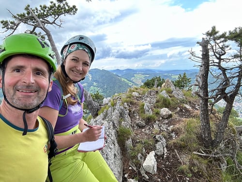 2023/07: Eintrag ins Gipfelbuch des Sunnewändlis (CH/BL)