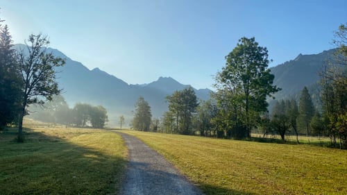 Langsam bricht der Tag an.