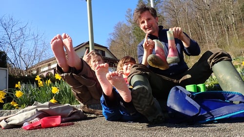 Füsse trocknen! Etappenende bei Neunuglar.