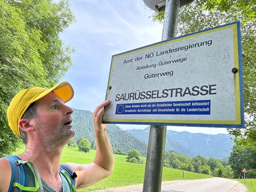 Immer wieder gab es lustige Strassen- und Flurnamen zu entdecken.