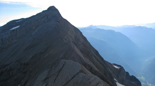 Blick auf den Schwändigrat. Dahinter der Gipfel des Vrenelisgärtli