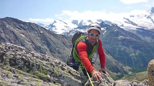 Ein glücklicher Olli auf dem Grat