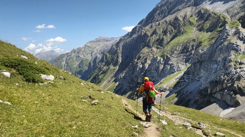 Der Weg hinunter zur Iffigenalp war lange, verlief aber in grossartiger Landschaft.