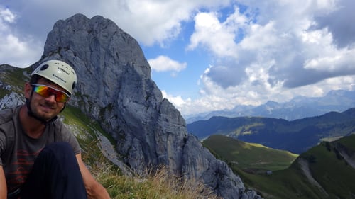 Dominik am Ausstieg. Dahinter der Dent de Ruth.