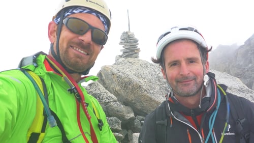 Am Gipfel. Das Wetter schlägt um...