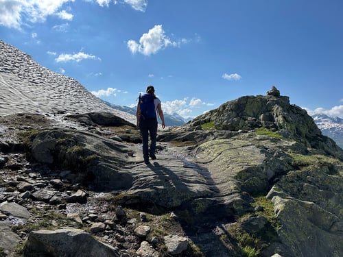 Noch immer liegt Schnee in den Höhen.