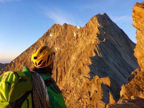 Über diesen Grat musst Du gehen.