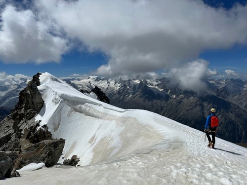 2023/08: Auf dem Weg zum Hauptgipfel des Fletschhorns 3'985m (CH/VS)