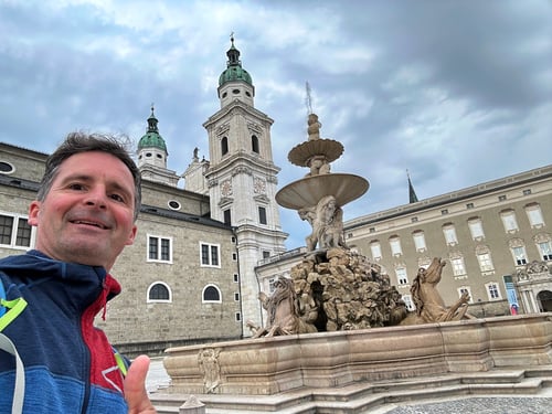 Am Residenzbrunnen auf dem Residenzplatz.