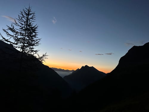 2023/08: Es wird langsam Tag über dem Simplon (CH/VS)