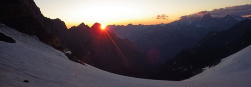 ... die Sonne geht auf.