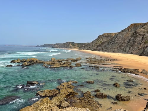 Praia da Cordoama an der Westküste der Algarve.
