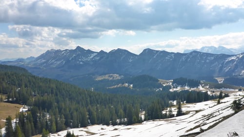 Blick auf den langen Brienzergrat.