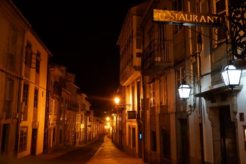 Spät Abends sind die Strassen und Gassen verlassen und wunderschön.