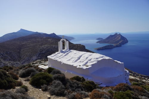 2024/10: Blick auf Amorgos und deren vorgelagerte Insel Nikouriá (GR/Amorgos)