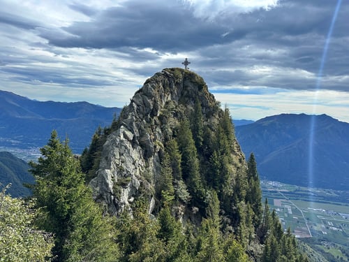 Der Sassariente von der Nordseite her betrachtet.