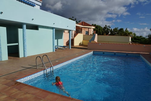 Das Schwimmbad wir mit einem weiteren Haus geteilt. Wir hatten es jedoch immer für uns alleine.
