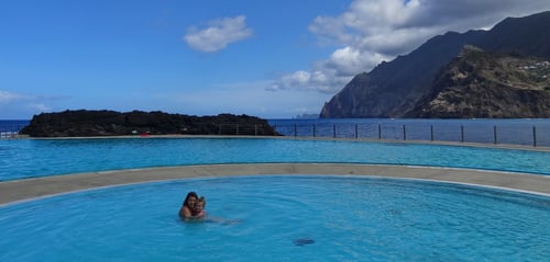 Baden im Meerwasserbecken