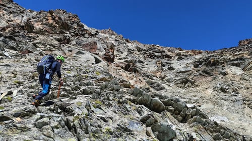 Aufstieg in der Ostwand des Egginers.