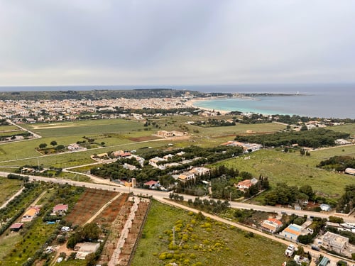 Blick auf die Ortschaft San Vito lo Campo.