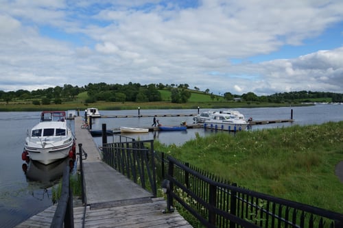 Bei der Marina von Carrick Craft in Bellanaleck.