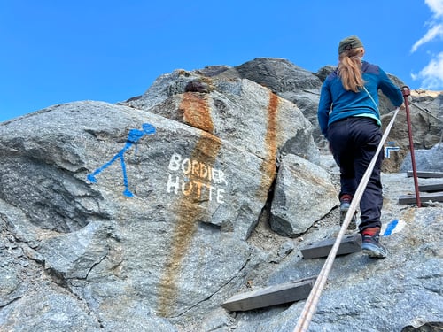 Der letzte Teil des Hüttenzustiegs ist abenteuerlich und abwechslungsreich.