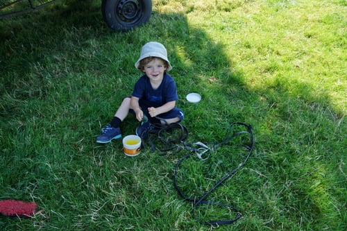 ...und das Zaumzeugs gereinigt und gefettet.