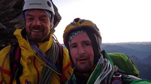 Nein, das war vor der Tour! Wir sahen schon vor dem Grat so kaputt aus :-)