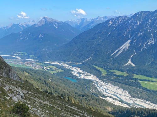 Blick auf Weissenbach und die Lech.