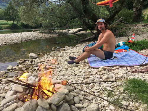 Grillieren am Fluss
