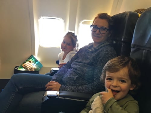 Mit Luca im Flugzeug war uns nicht immer Lachen zumute.