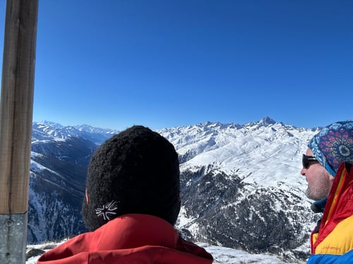 Rast am Gipfelkreuz bei Pt. 2506 