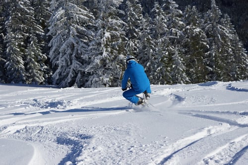 Olli im Downhill auf dem Black-Metal-Carver