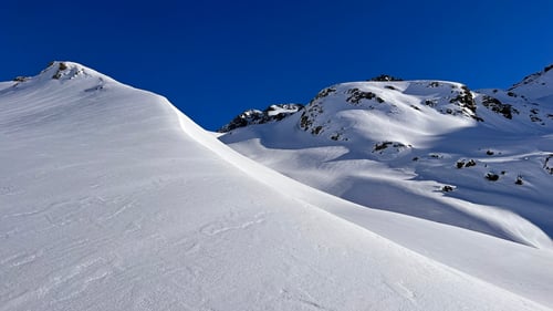Unberührte Winterlandschaft dank dem Schneefall der letzten Tage.