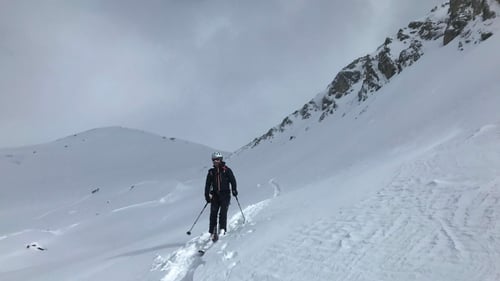 Auf der Abfahrt kurz nach der Tällifurgga.