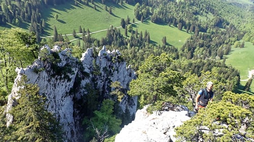 2020/05: Unterwegs auf der Petite Arête der Aiguilles de Baulmes. Links die grossartige Grande Arête (CH/VD).